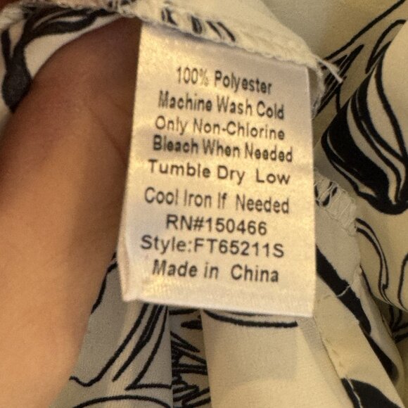 NWT Monday Fun XL "Jessie Curved Hemline Blouse" Stitch Fix Ivory Black Floral - Picture 5 of 5
